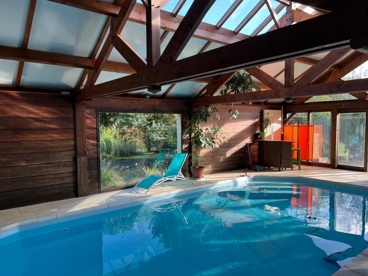 Maison Avec Piscine Et Sauna A Vire Bagian luar foto