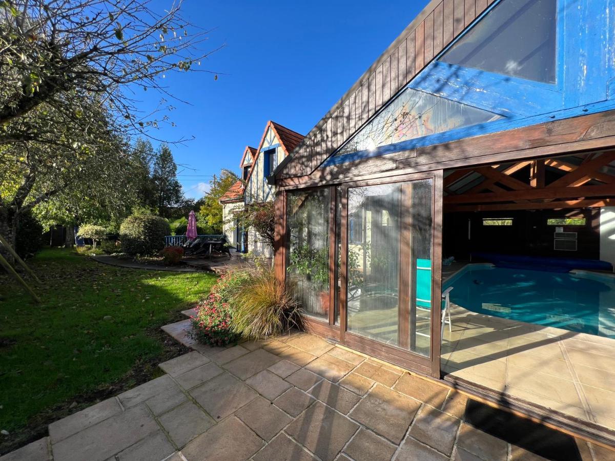 Maison Avec Piscine Et Sauna A Vire Bagian luar foto
